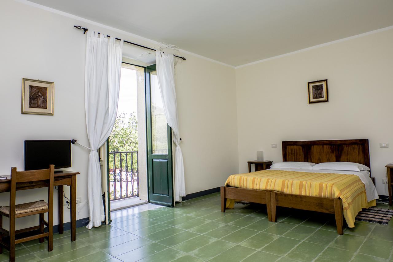 Barone Gr Macri Agriturismo Modi Gerace Exterior foto